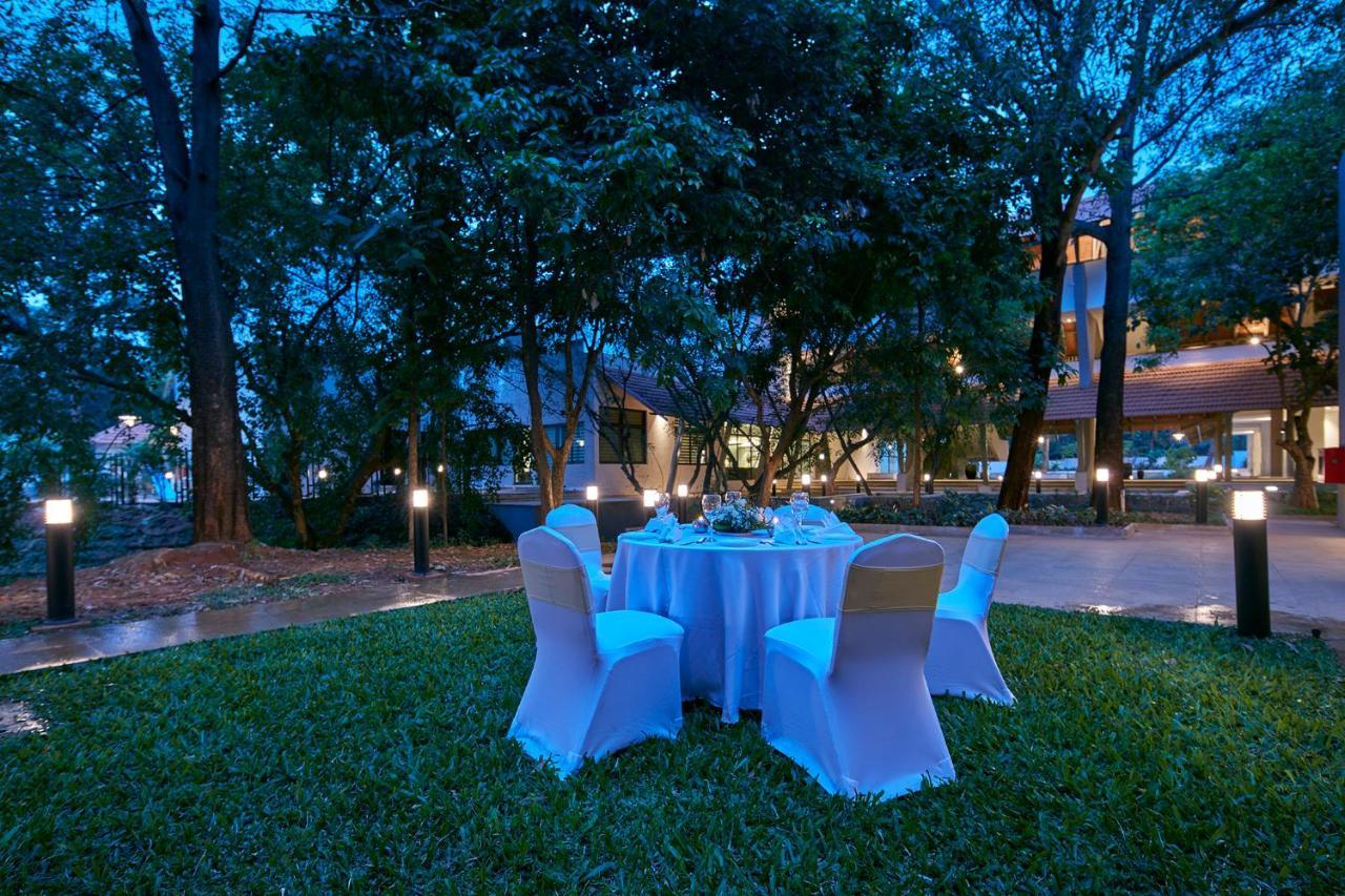 Signature Club Resort Devanahalli Bagian luar foto