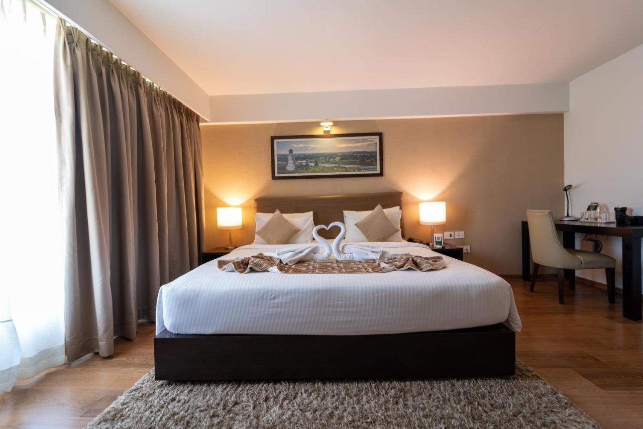 Signature Club Resort Devanahalli Bagian luar foto