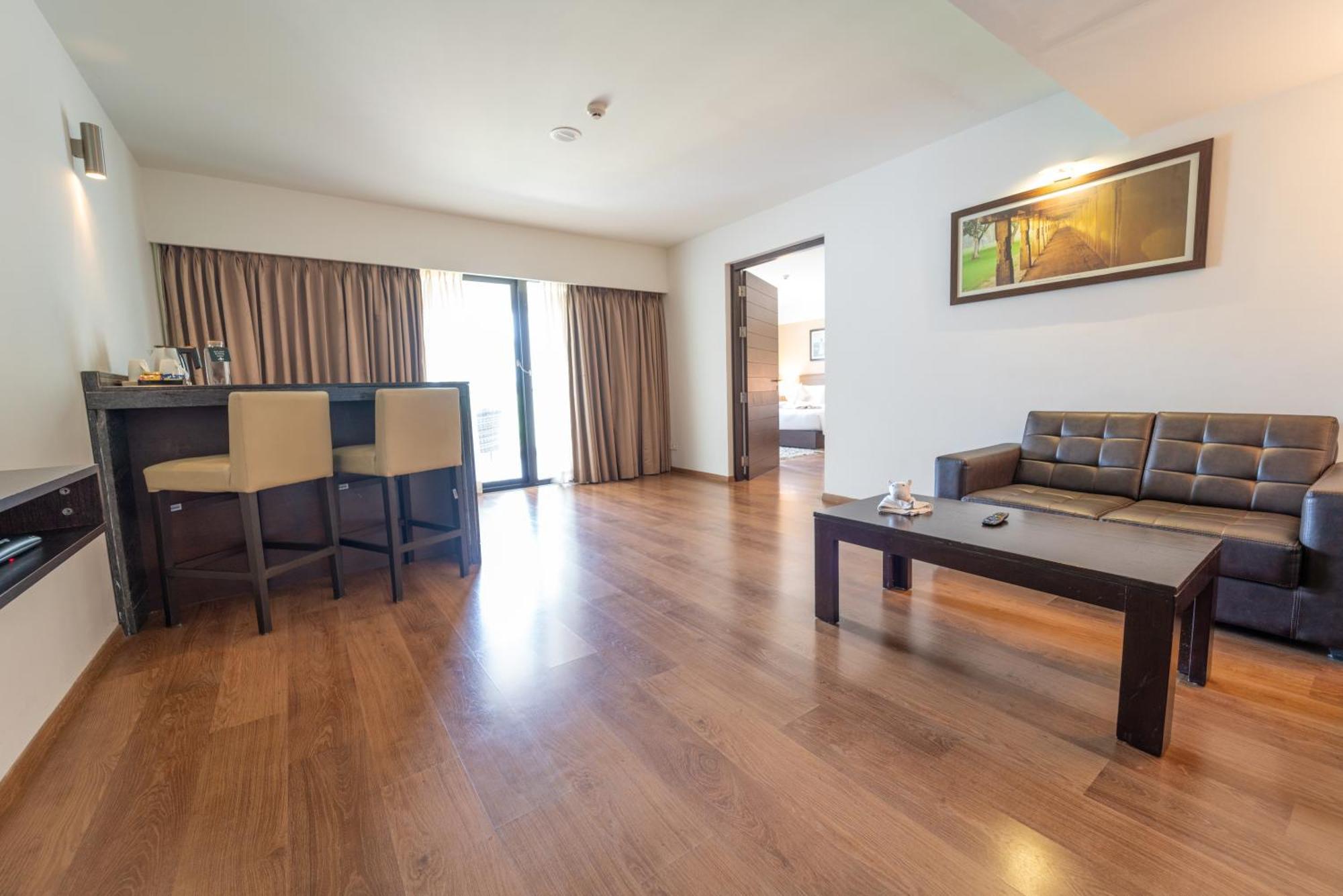 Signature Club Resort Devanahalli Bagian luar foto