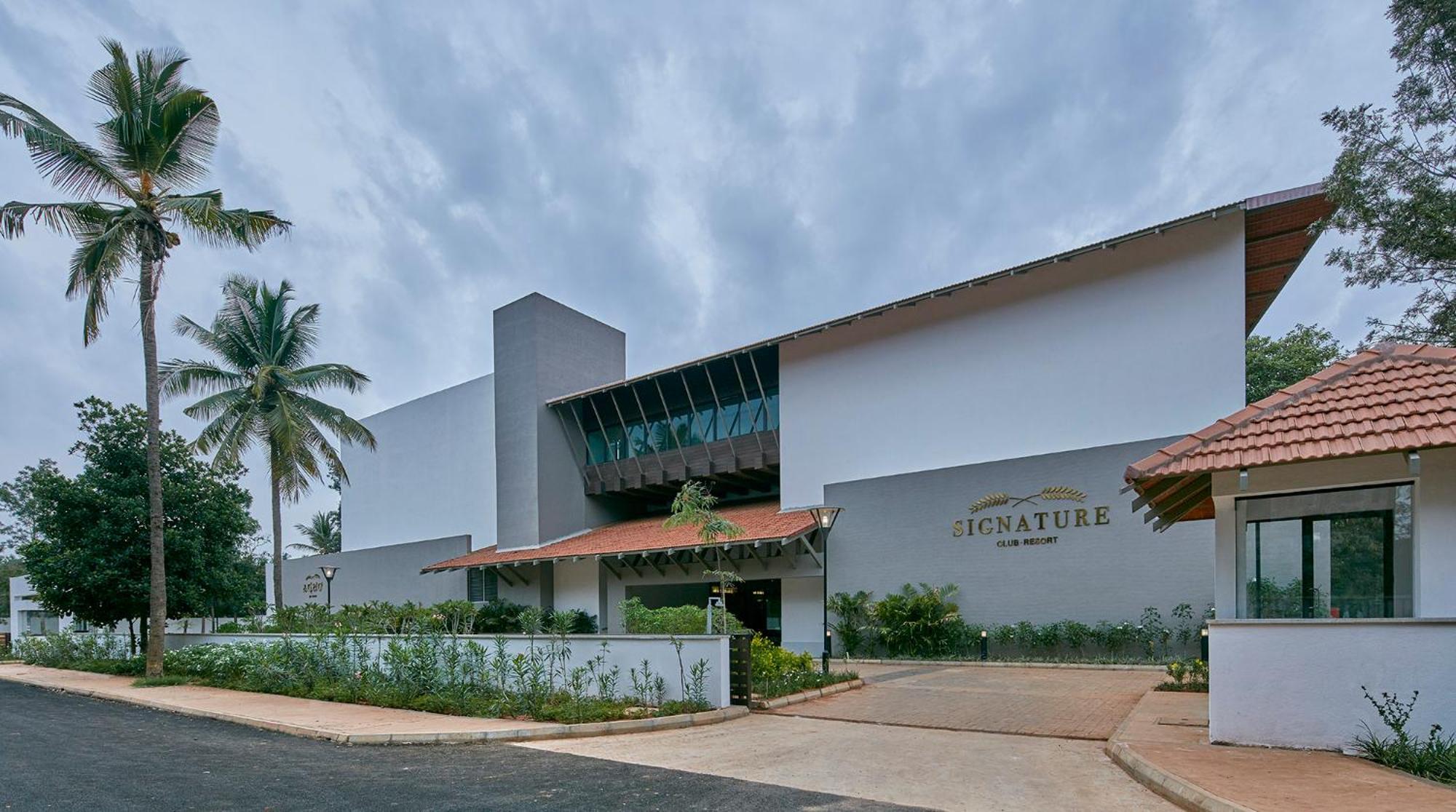 Signature Club Resort Devanahalli Bagian luar foto