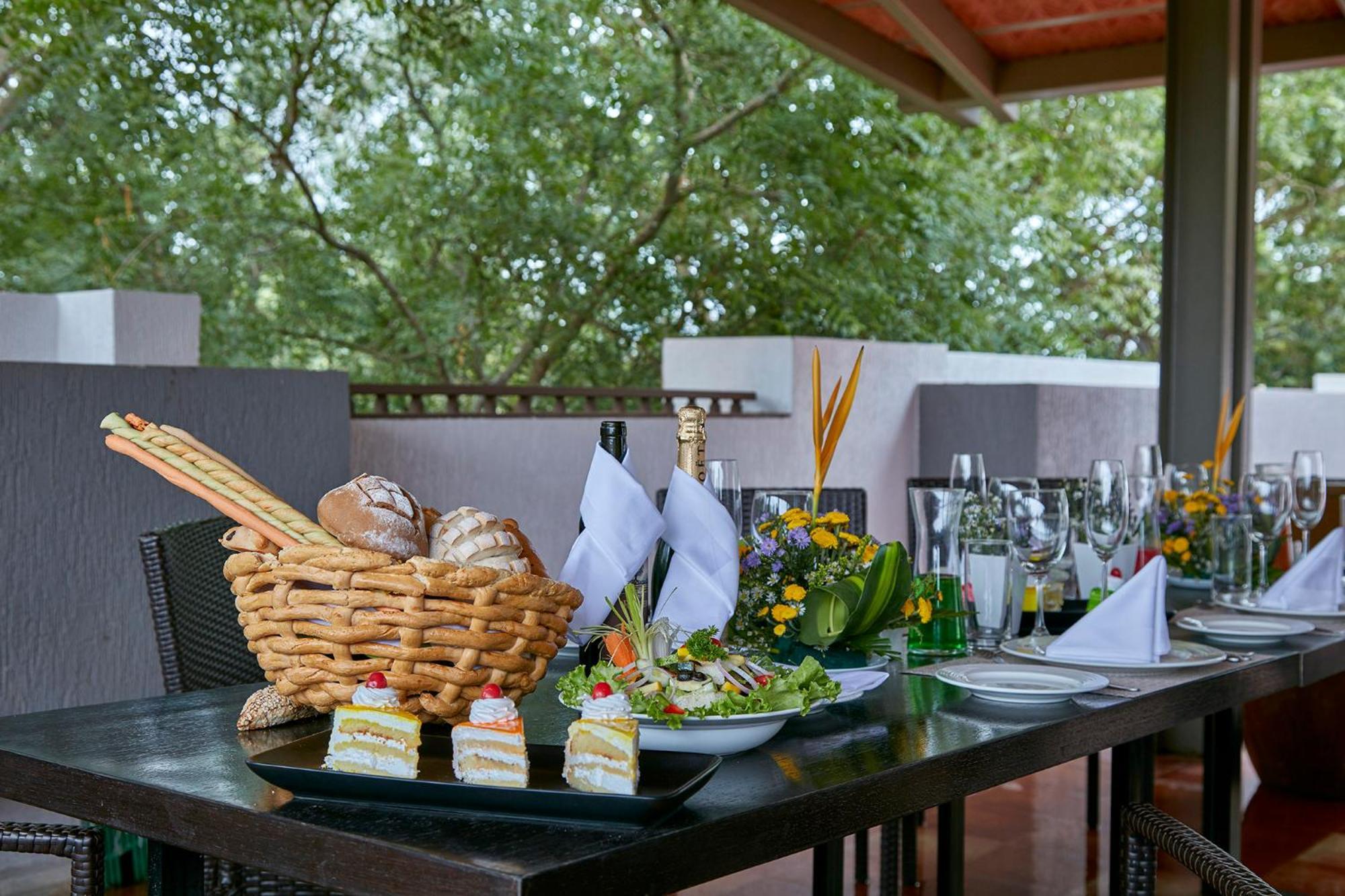 Signature Club Resort Devanahalli Bagian luar foto