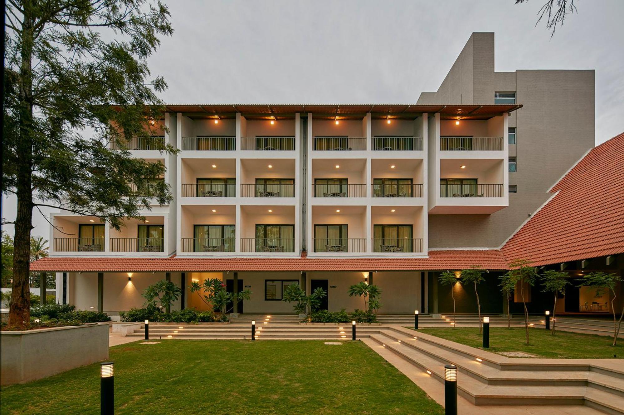 Signature Club Resort Devanahalli Bagian luar foto