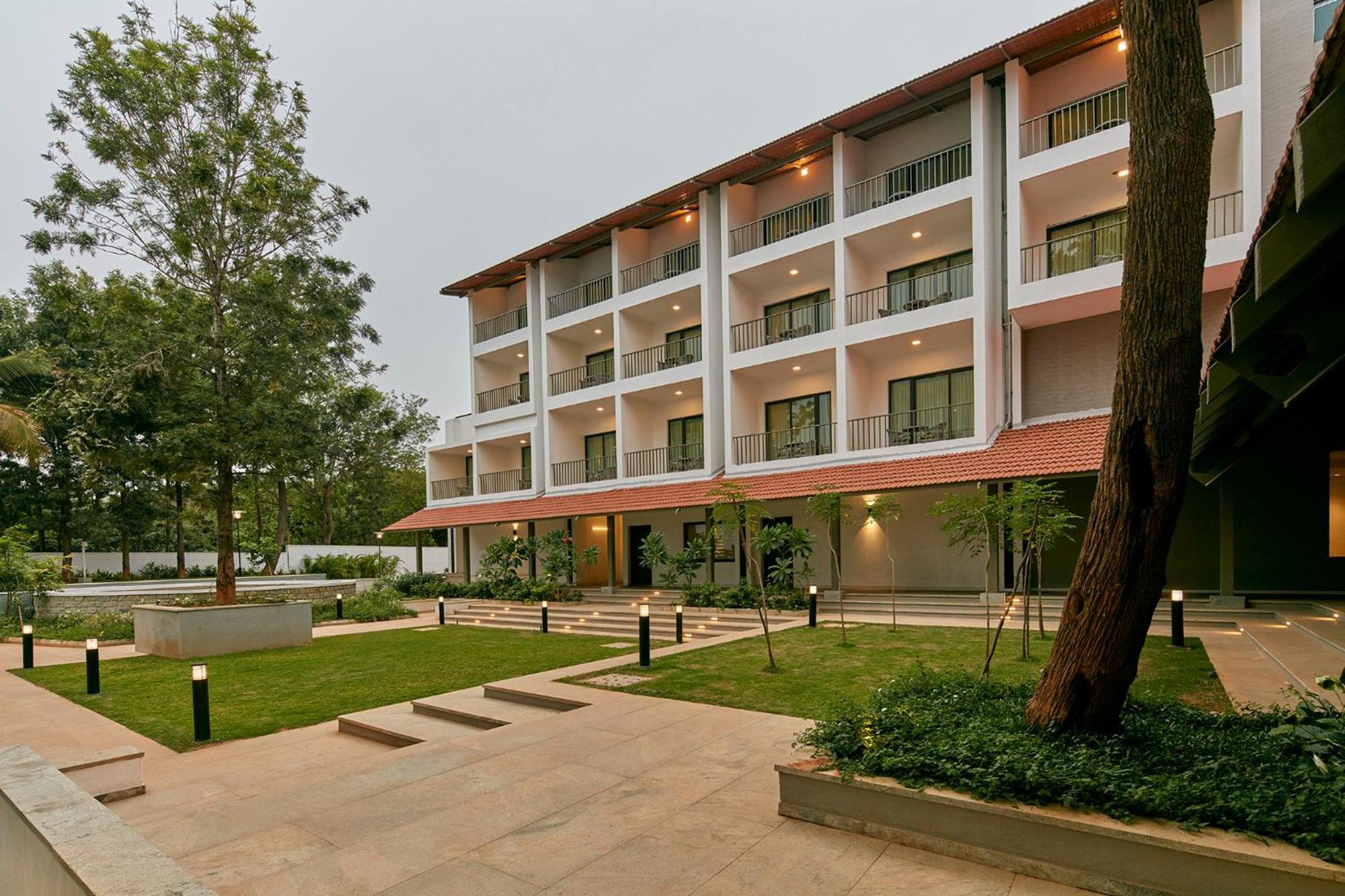 Signature Club Resort Devanahalli Bagian luar foto