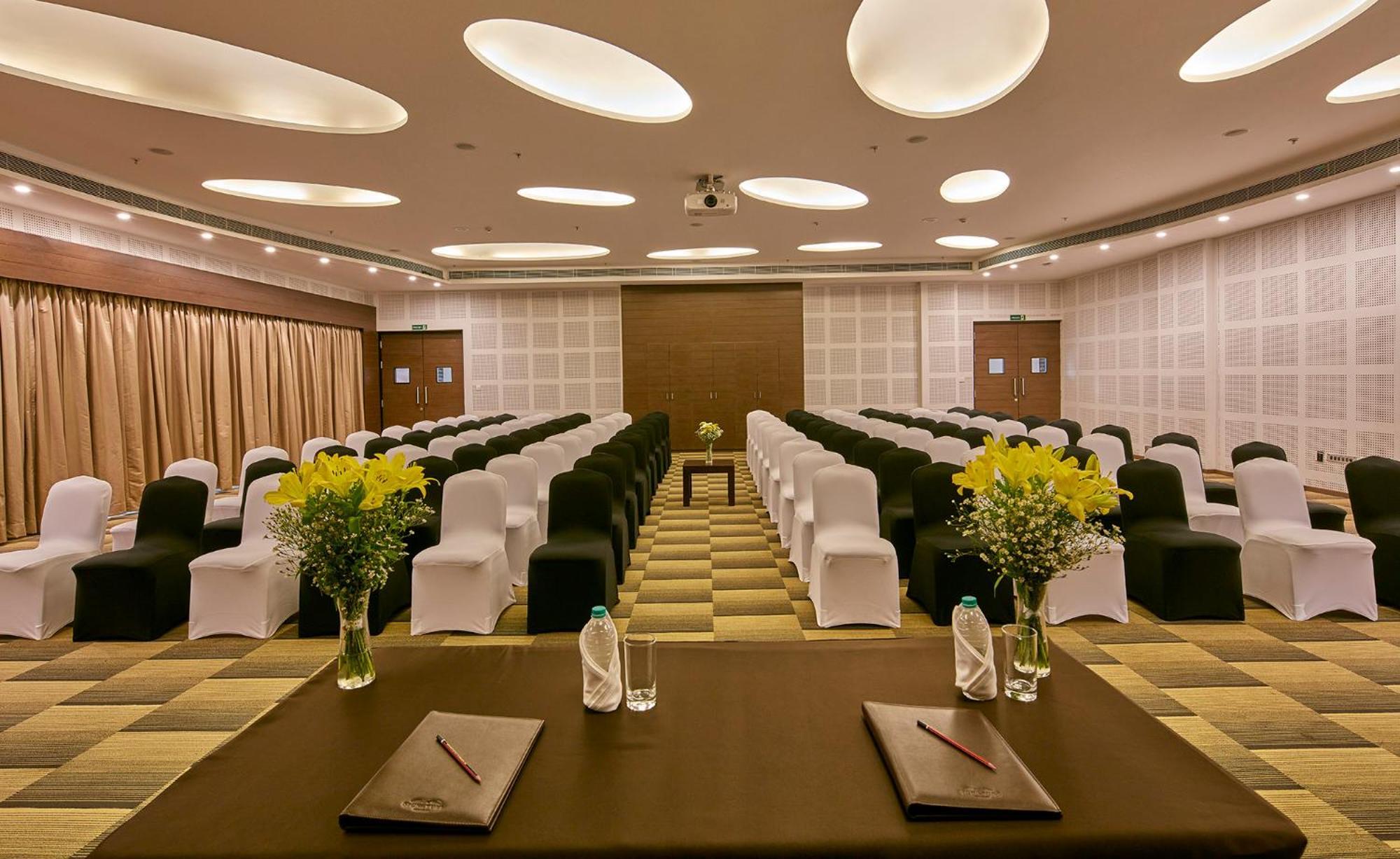 Signature Club Resort Devanahalli Bagian luar foto