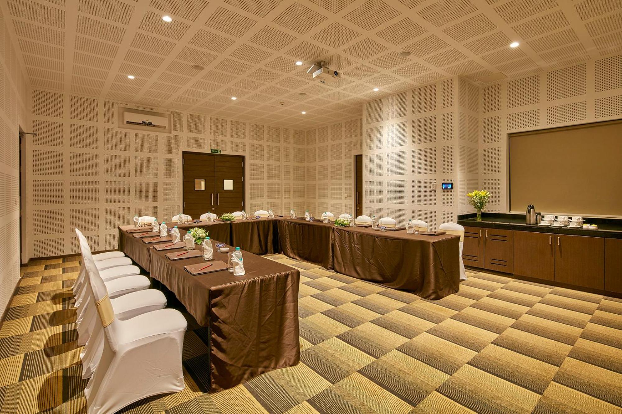 Signature Club Resort Devanahalli Bagian luar foto