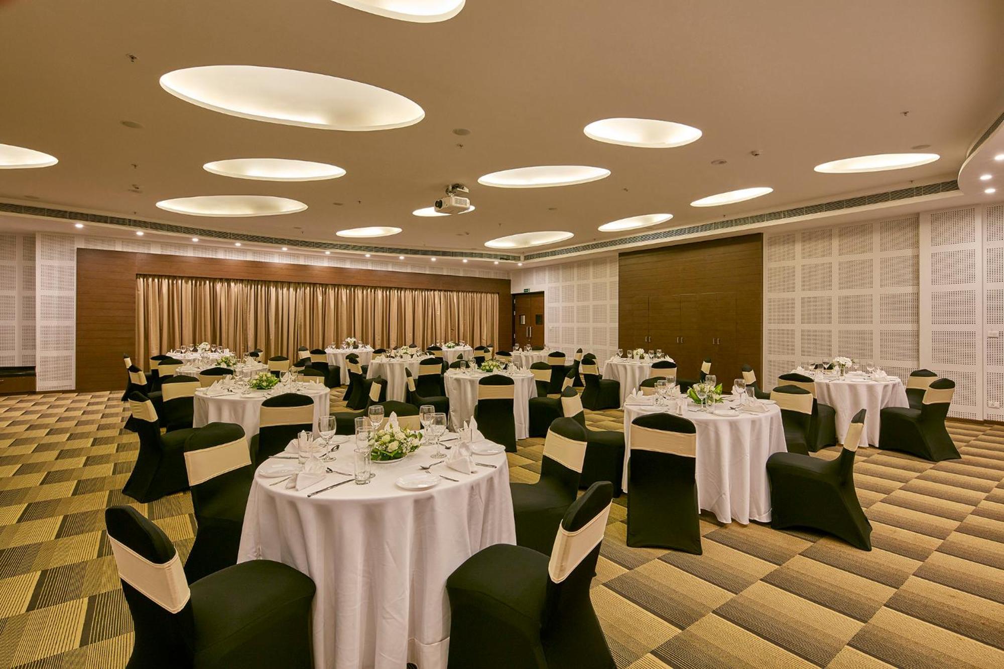 Signature Club Resort Devanahalli Bagian luar foto