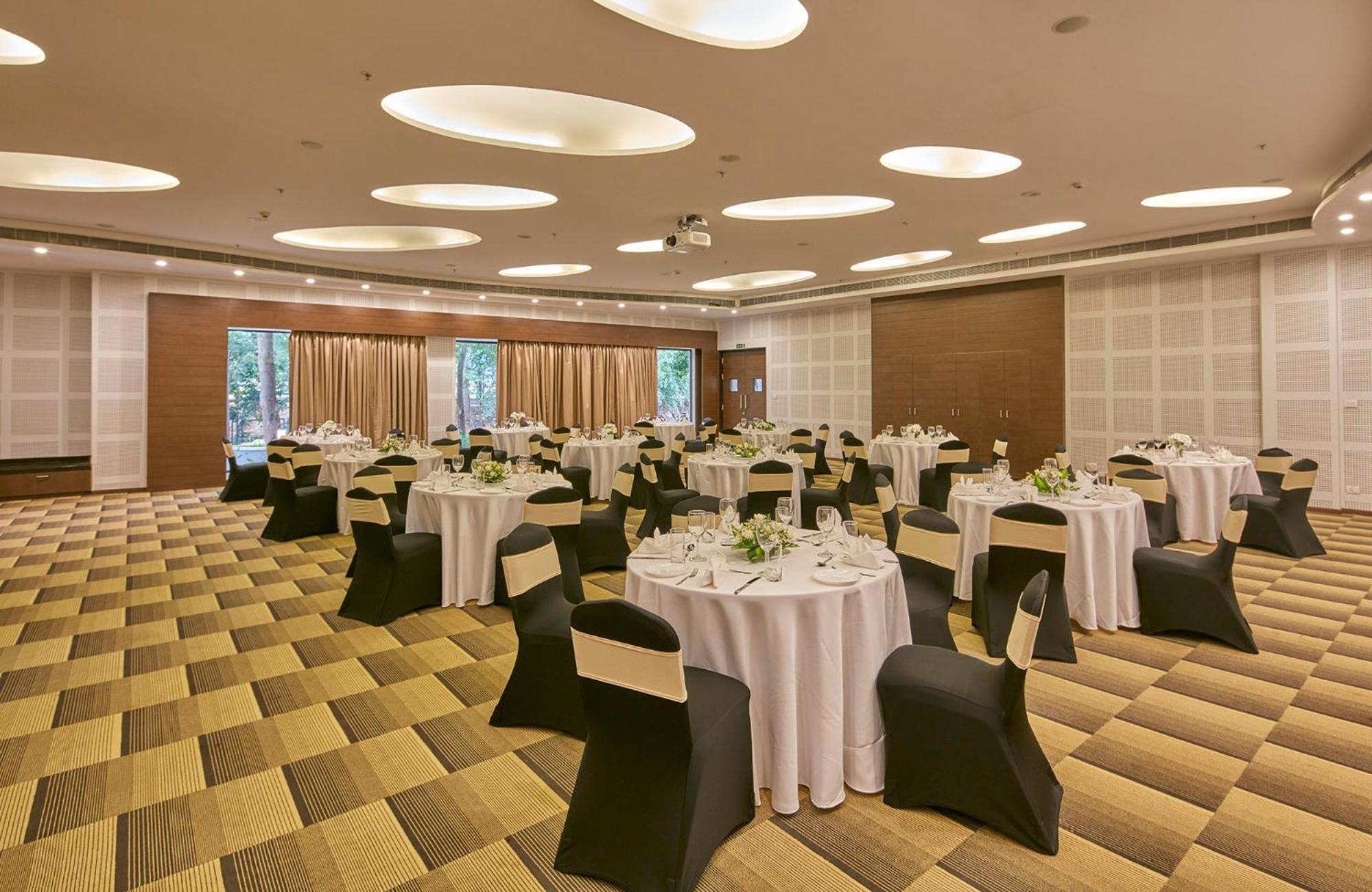 Signature Club Resort Devanahalli Bagian luar foto