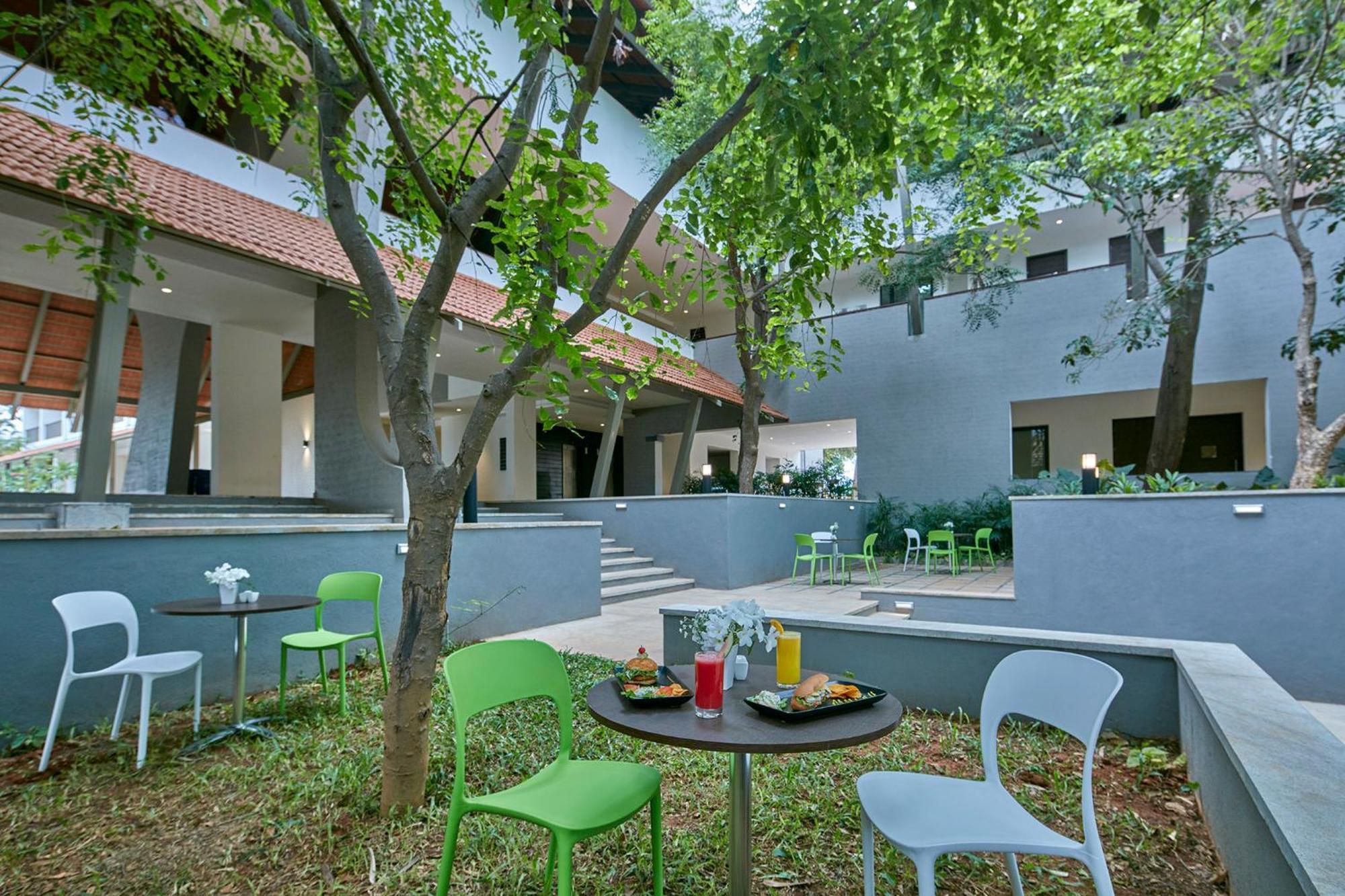 Signature Club Resort Devanahalli Bagian luar foto